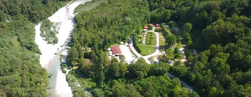 Lep avtokamp v dolini Nadiže