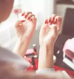 Ugodna manikura kocevje