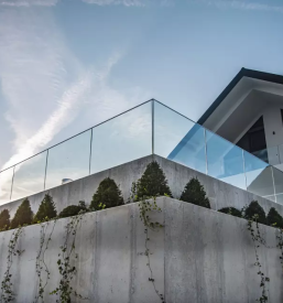 Stekleni alu nadstreski pomurje