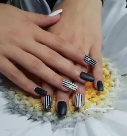 Ugodno podaljsevanje nohtov koroska