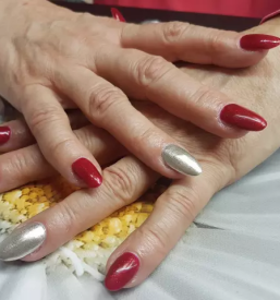 Ugodno podaljsevanje nohtov koroska