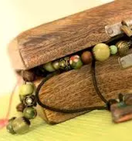 Prodaja lesenih metuljckov