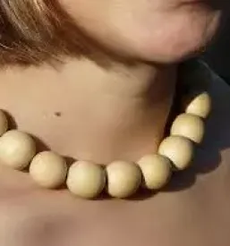 Prodaja lesenih metuljckov