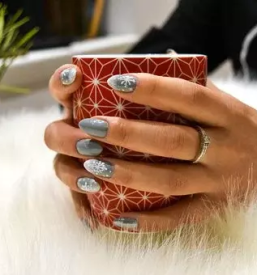 Ugodno podaljsevanje nohtov koroska