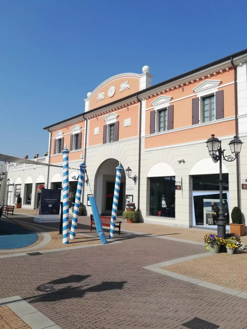 Execution of decorative facade profiles Europe