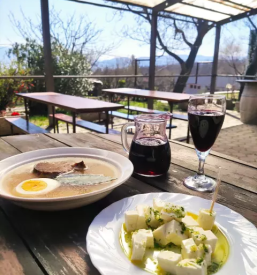 prostor za zaključene družbe na izletniški kmetiji Ajdovščina