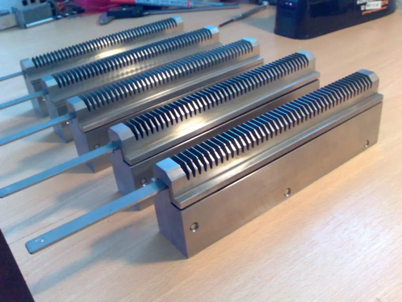 kovinski deli za stroje