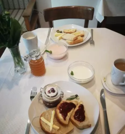 Sobe z domačim zajtrkom bližina blejskega jezera