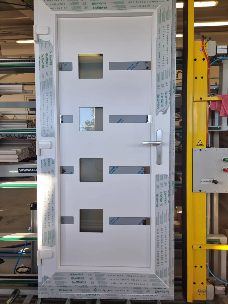 Kvalitetna PVC vrata Notranjska 