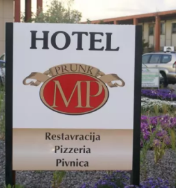 Hotel in sobe sezana