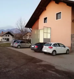 Ugoden parking gorenjska