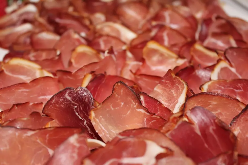 Veleprodaja mesnih izdelkov Slovenija