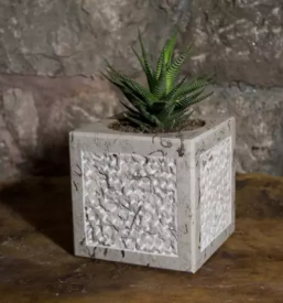 Kamnite police po meri slovenija