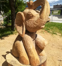 Lesene skulpture cena