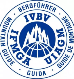 Izkusen gorski vodnik po slovenskih gorah