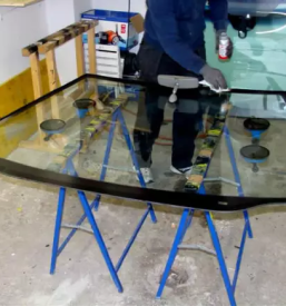 Kvalitetna menjava in popravilo vseh vrst avtostekel ljubljana