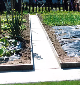 Prodaja vrtnih poti iz plastike