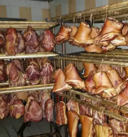 Slovensko meso in mesnica smarje pri jelsah