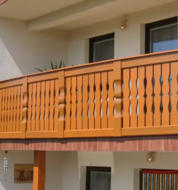 Lesene balkonske in stopniščne ograje Slovenija