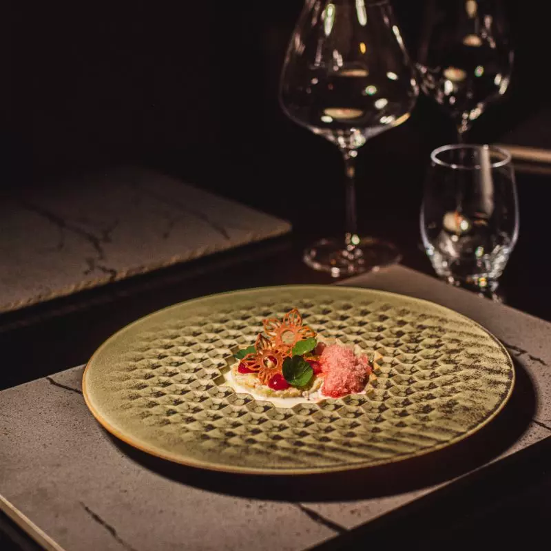 Okusite pristna vrhunska francoska vina, ki jih na Obali nudi Stara gostilna v Piranu