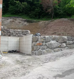 Kiper prevozi razsutega matereiala Goriška