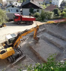 Storitve z gradbeno mehanizacijo in kiper prevozi Goriška