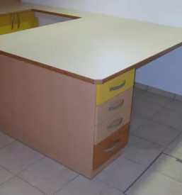 Pohištvo po meri Ljubljana, Komenda