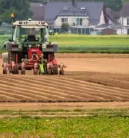 Poljska dela s traktorjem stajerska