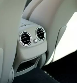 Globinsko ciscenje avtomobila brezovica