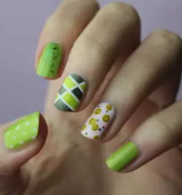 Podaljsevanje in poslikava nohtov maribor