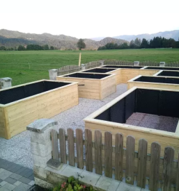 Visoke lesene grede za vrt in teraso slvoenija