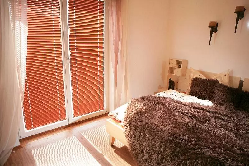 Ugodna namestitev notranjih senčil