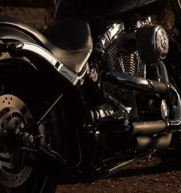 Ugodna prodaja karbonskih delov za motorje