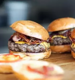 Dostava hamburgerjev preko Wolta