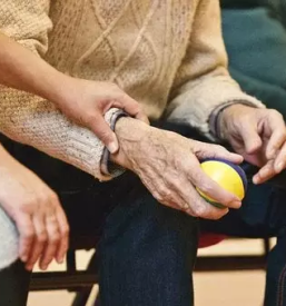 Druzabnistvo in spremljanje starejsih oseb posavje slovenija