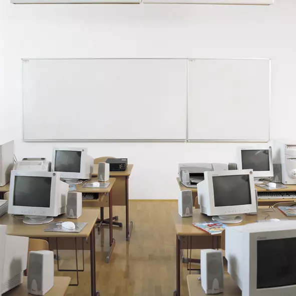 Kvalitetna bela tabla po meri