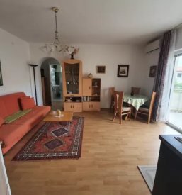 Dobra nepremicninska agentka slovenija