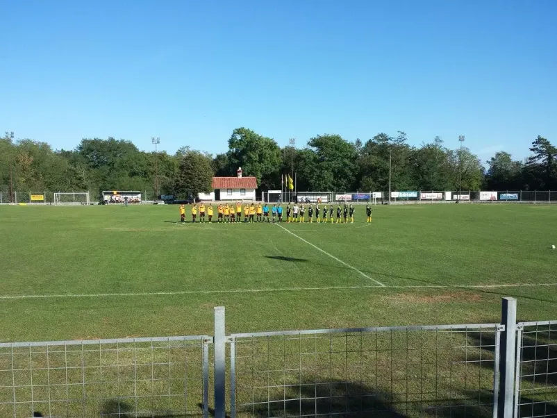 Nogometni klub in šola nogometa na Rakeku