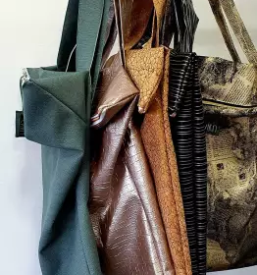 Unikatne torbice nahrbtniki in copati slovenija