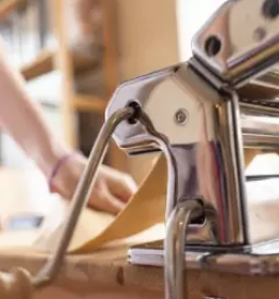 Trgovina z gospodinjskimi napravami in gostinsko hladilno opremo ljubljana