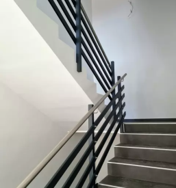 Izdelava in montaza nadstreskov in ograj koroska