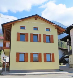 Počitniška hiška s pogledom na hribe