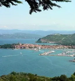 Apartmaji zraven morja izola