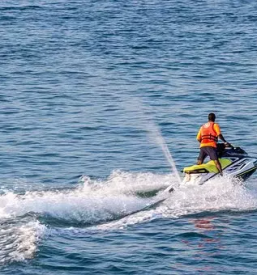 Najem vodnega skuterja