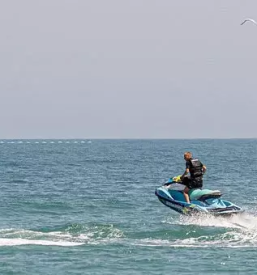 Najem vodnega skuterja