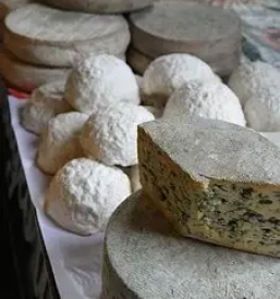 Prodaja domacega kozjega mleka pivka