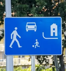 Dobra avtosola jesenice