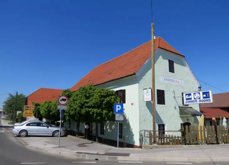 Ugoden motel za delavce Hoče