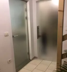 Ugodna steklena vrata notranjska