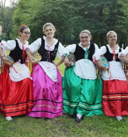 Člani folklorne skupine Beltinci 